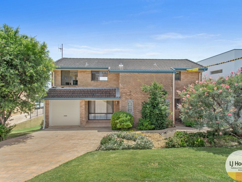 41 High Street, Black Head NSW 2430