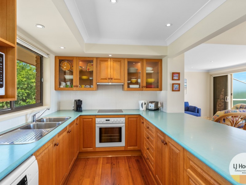 41 High Street, Black Head NSW 2430