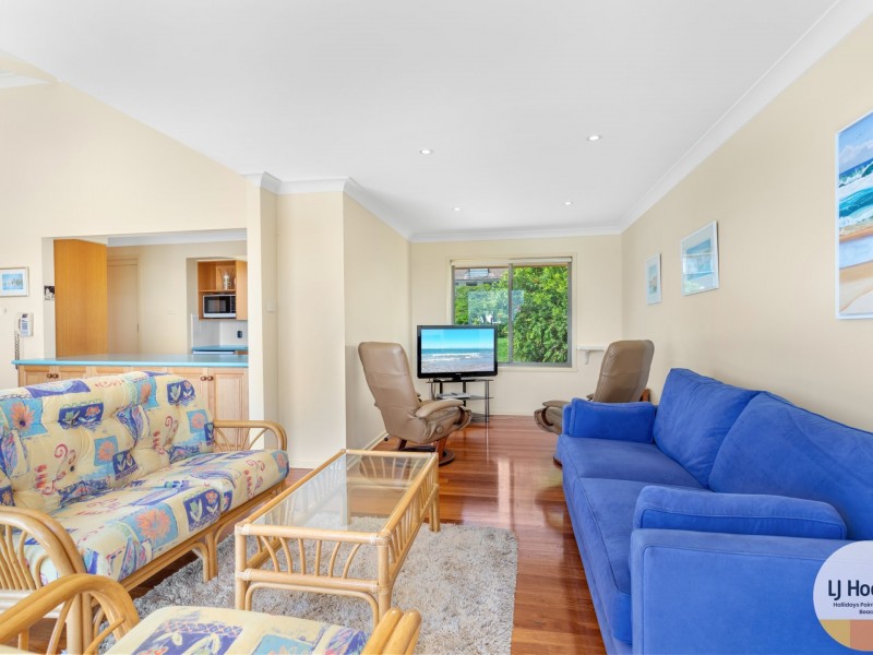 41 High Street, Black Head NSW 2430