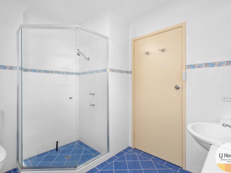 41 High Street, Black Head NSW 2430