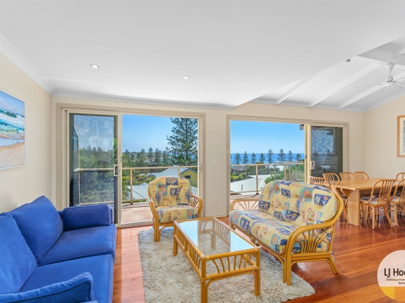 41 High Street, Black Head NSW 2430