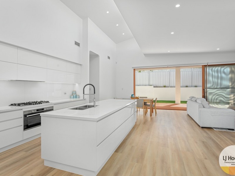 27 Shores Crescent, Diamond Beach NSW 2430