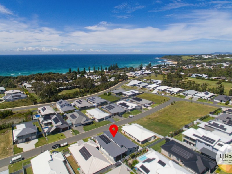 27 Shores Crescent, Diamond Beach NSW 2430