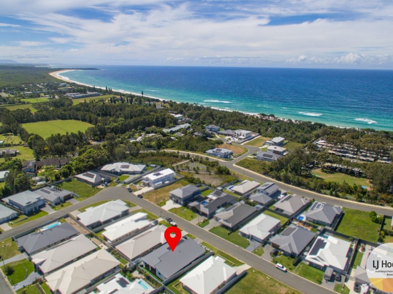 27 Shores Crescent, Diamond Beach NSW 2430