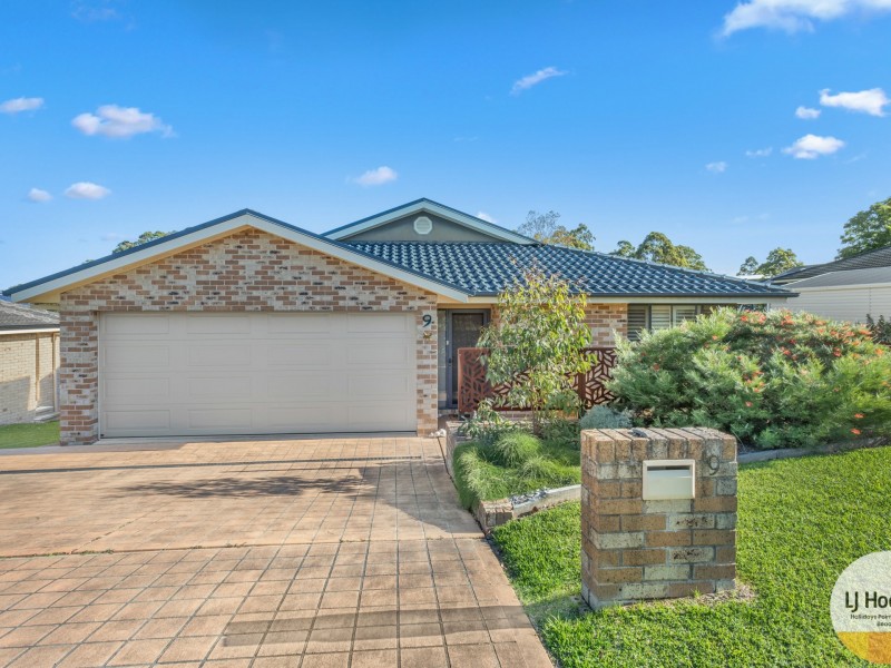 9 Barber Close, Tallwoods Village NSW 2430