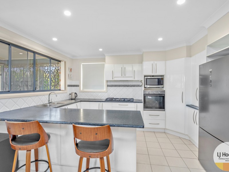 9 Barber Close, Tallwoods Village NSW 2430