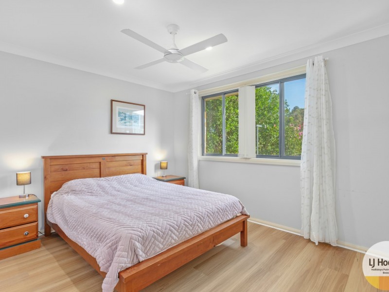 9 Barber Close, Tallwoods Village NSW 2430