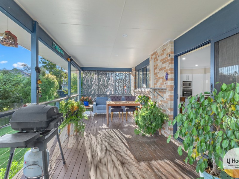 9 Barber Close, Tallwoods Village NSW 2430