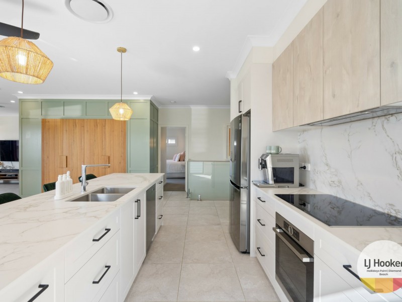 7 Shores Crescent, Diamond Beach NSW 2430