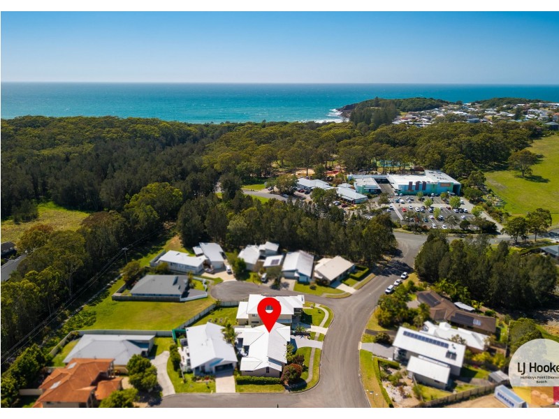 2/1 Lillypilly Court, Black Head NSW 2430