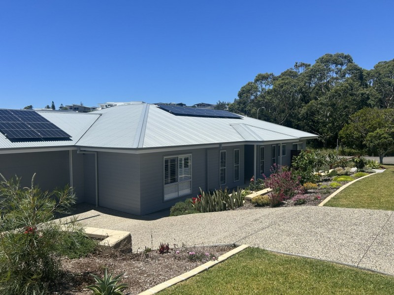 1 Noosa Crescent, Red Head NSW 2430