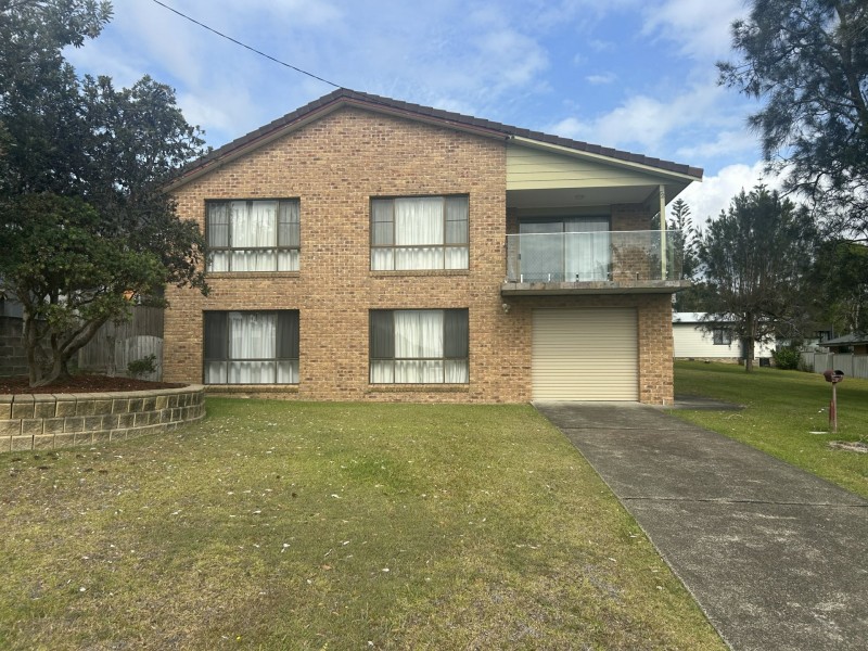 2 Anniversary Drive, Diamond Beach NSW 2430