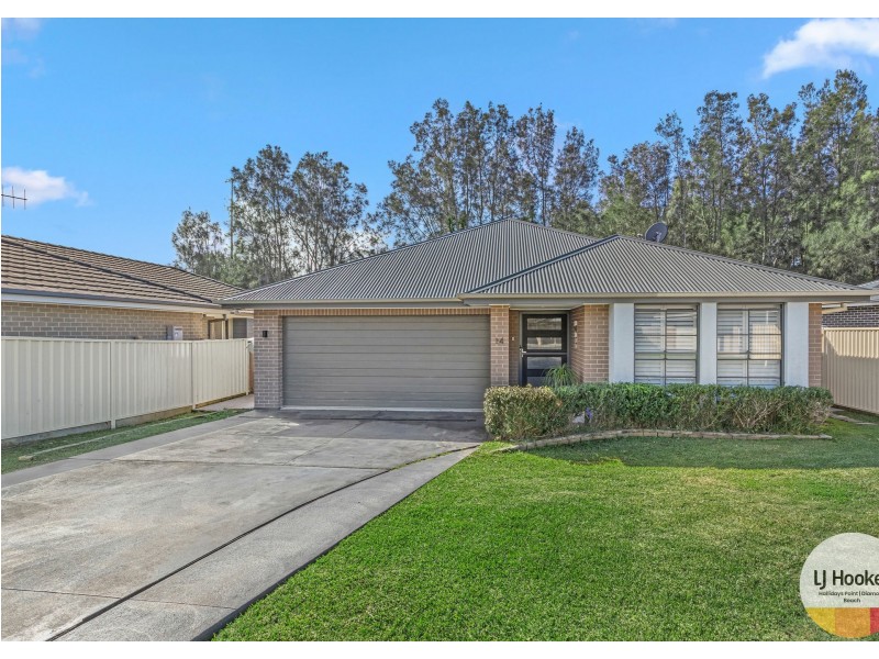 14 Laguna Court, Black Head NSW 2430