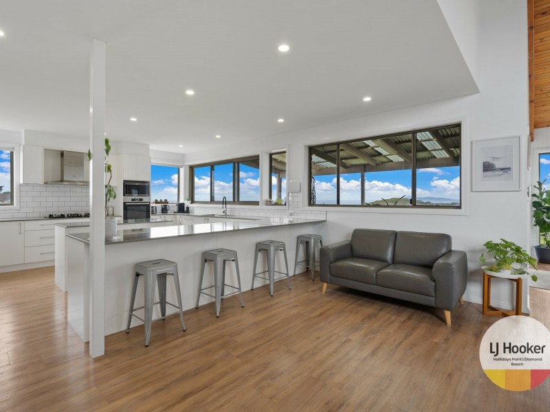 48 High Street, Black Head NSW 2430