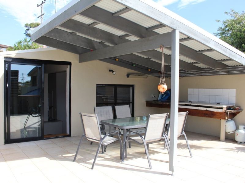 20 Surfview Avenue, Black Head NSW 2430