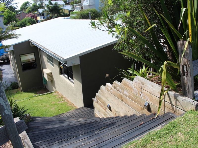 20 Surfview Avenue, Black Head NSW 2430