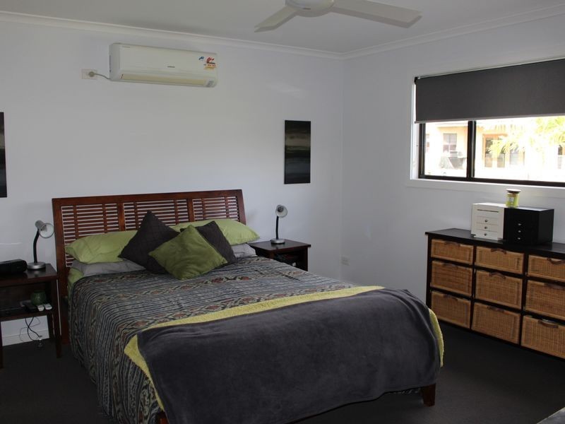 42 Sapphire Parade, Diamond Beach NSW 2430