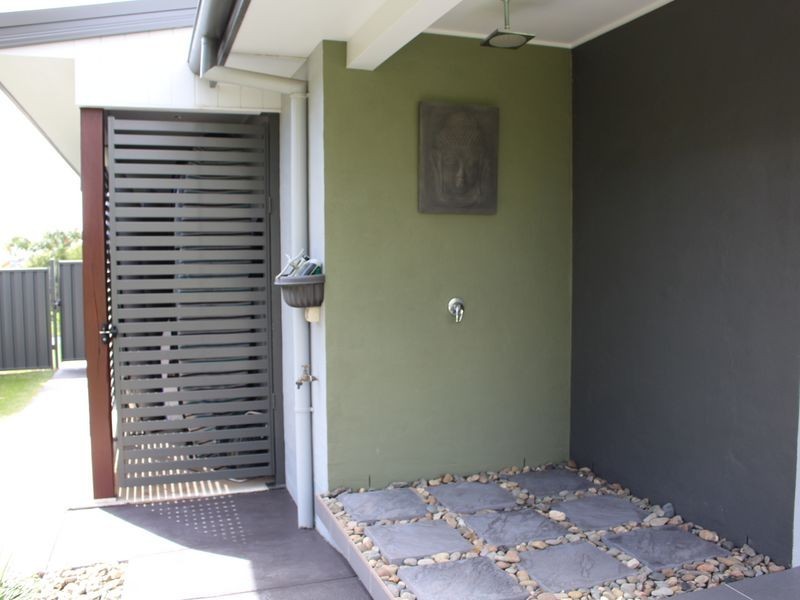 42 Sapphire Parade, Diamond Beach NSW 2430