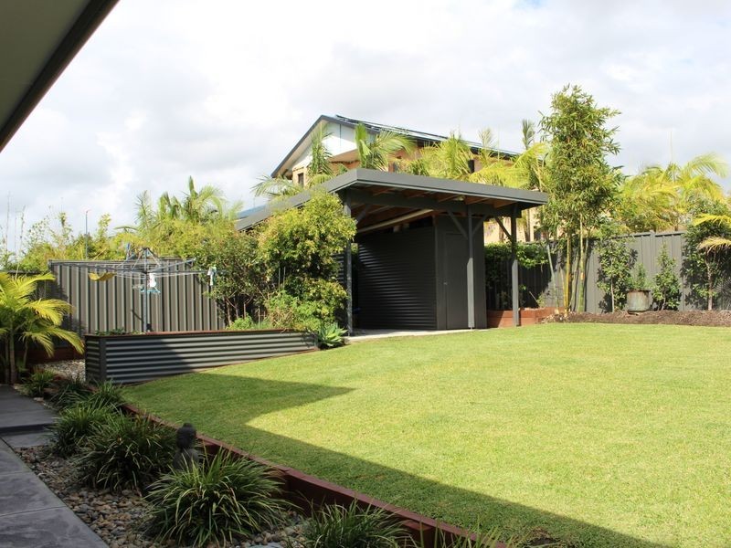 42 Sapphire Parade, Diamond Beach NSW 2430