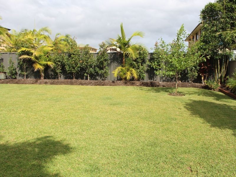 42 Sapphire Parade, Diamond Beach NSW 2430