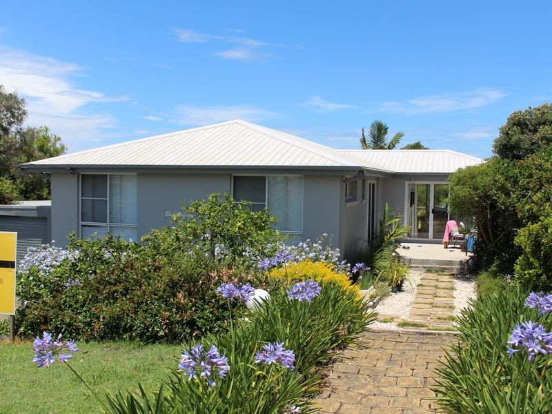 44 High Street, Black Head NSW 2430