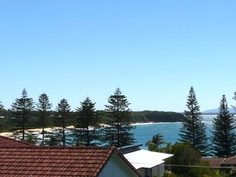 17 High Street, Black Head NSW 2430