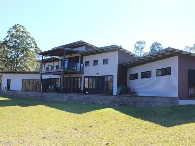 7 Federation Drive, Hallidays Point NSW 2430