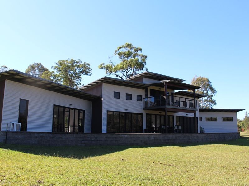7 Federation Drive, Hallidays Point NSW 2430