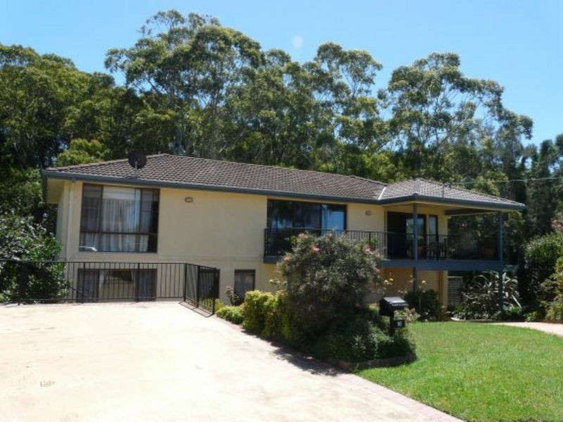 16 Redhead Road, Hallidays Point NSW 2430