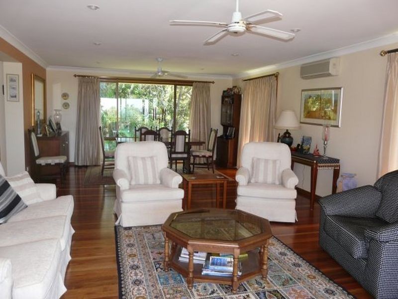 16 Redhead Road, Hallidays Point NSW 2430