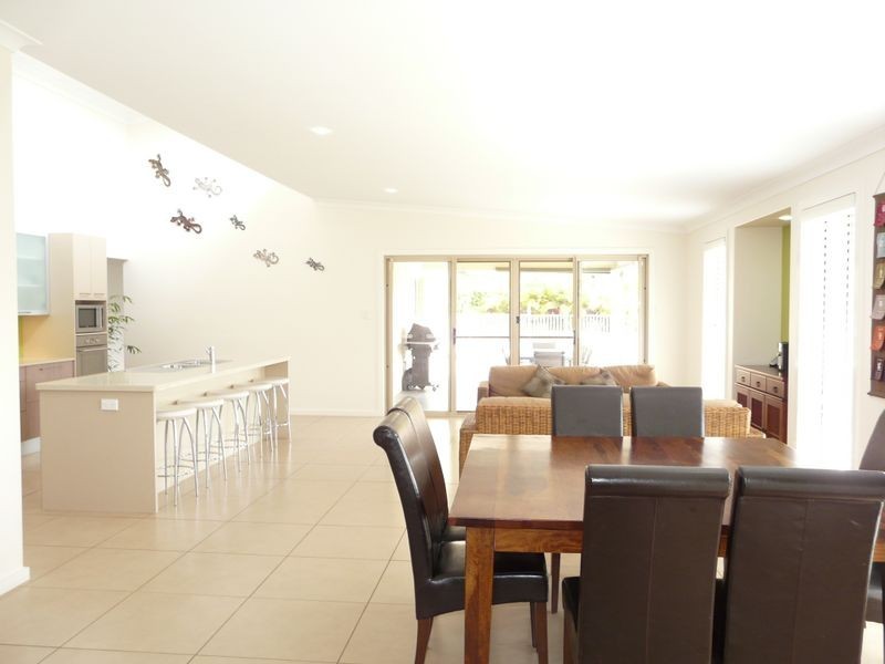 10 Oakview Drive, Hallidays Point NSW 2430