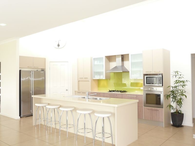 10 Oakview Drive, Hallidays Point NSW 2430