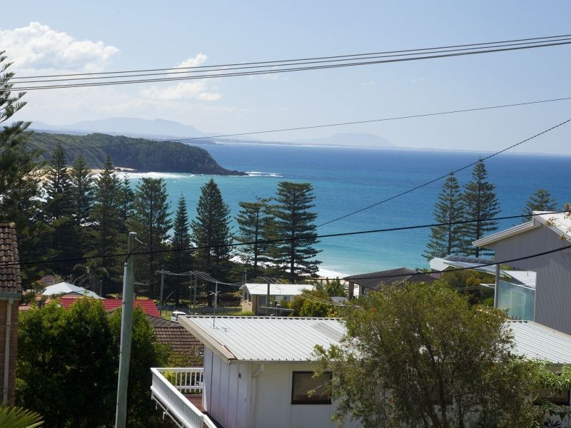 36 High Street, Black Head NSW 2430