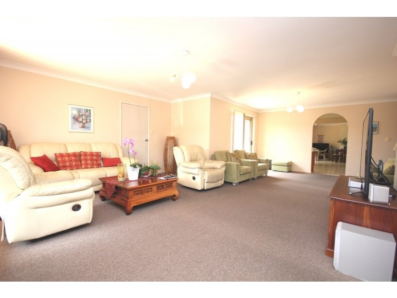 4 Bampton Place, Tingalpa QLD 4173