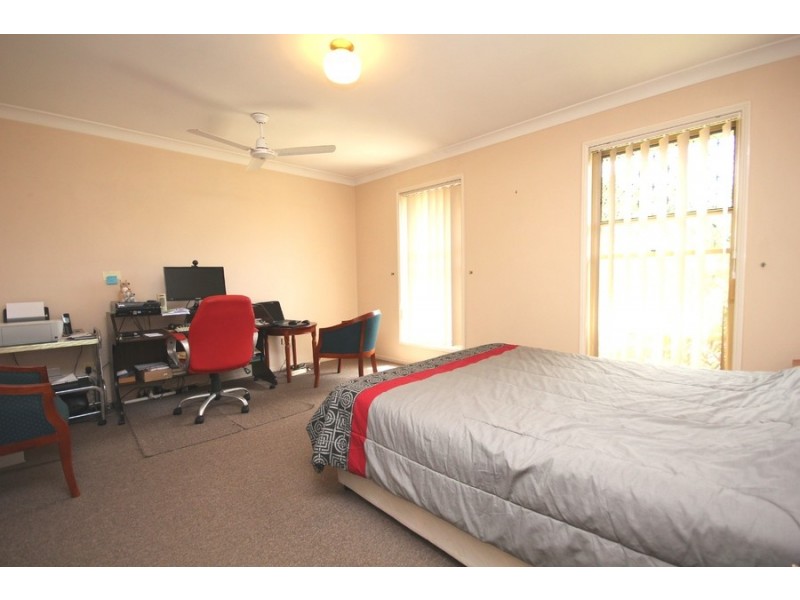 4 Bampton Place, Tingalpa QLD 4173