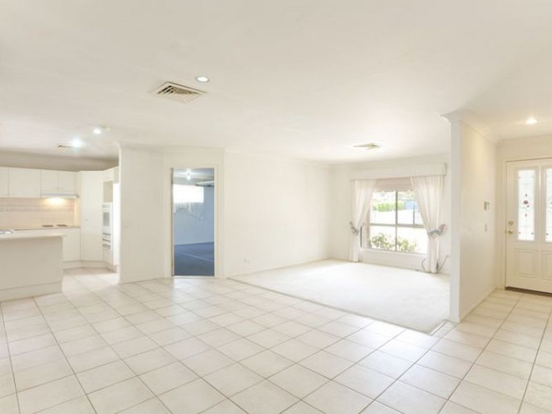 139 Middle Road, Hillcrest QLD 4118