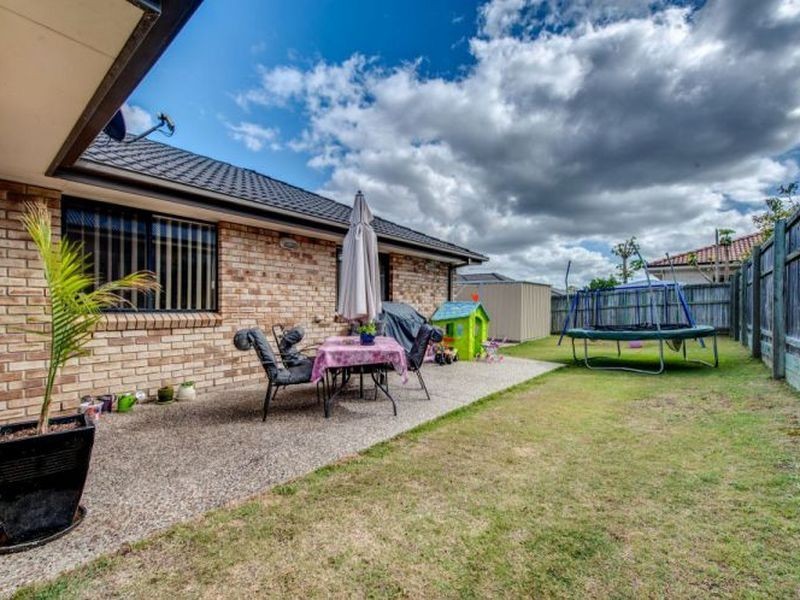 4 Clint Parade, Crestmead QLD 4132