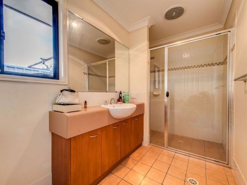 4 Clint Parade, Crestmead QLD 4132