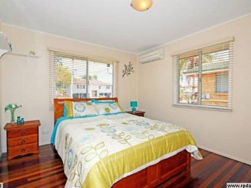 6 Mee Street, Carina QLD 4152