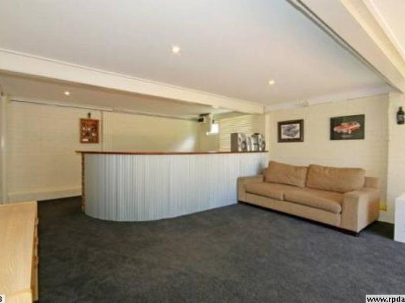 6 Mee Street, Carina QLD 4152