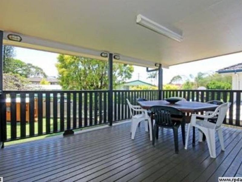 6 Mee Street, Carina QLD 4152