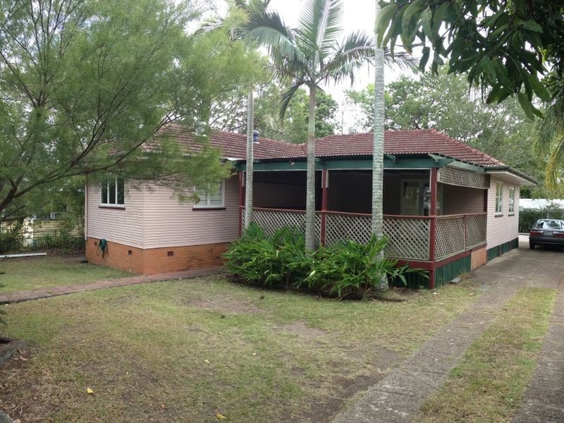 72 Cradock Street, Holland Park QLD 4121