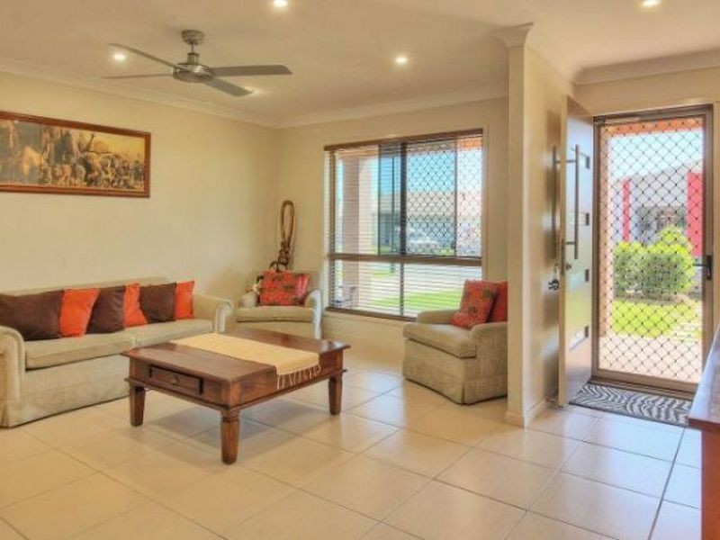 12 Denver Grove, Regents Park QLD 4118