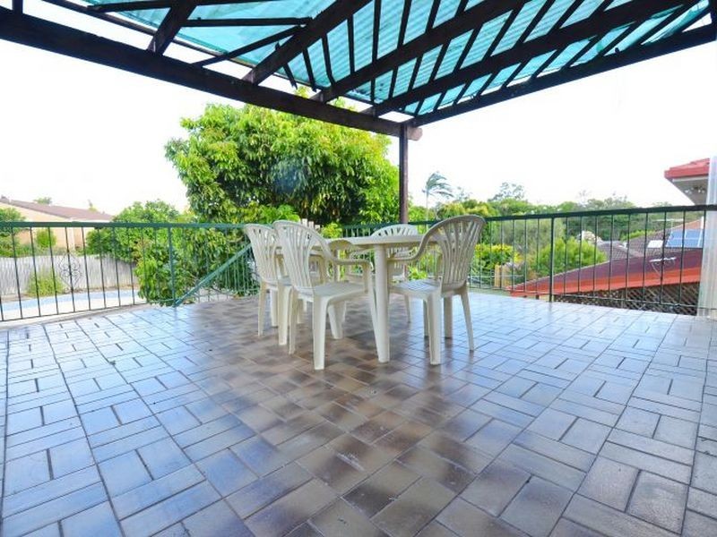 9 Kidd St, Robertson QLD 4109