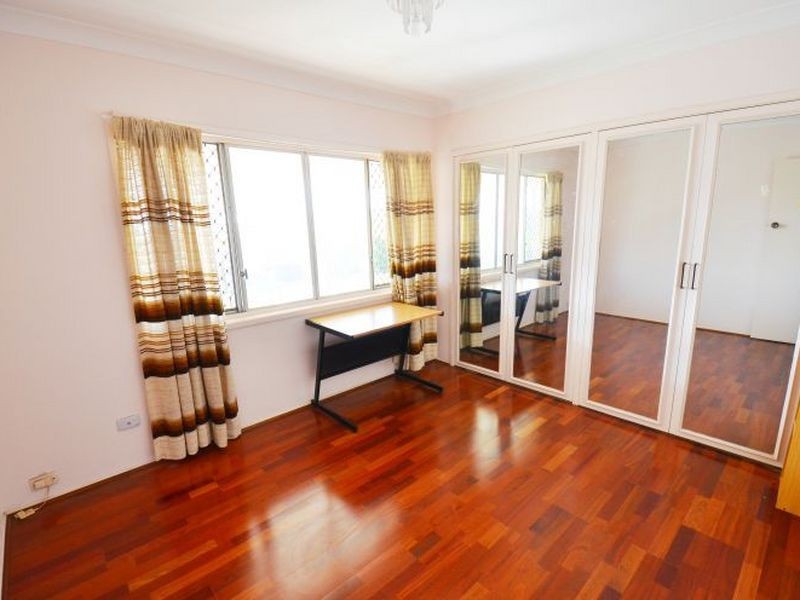 9 Kidd St, Robertson QLD 4109