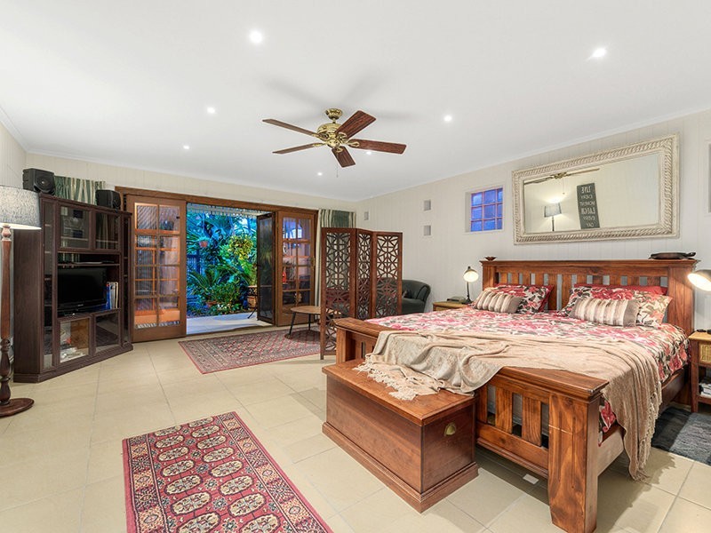 33 Withington Street, East Brisbane QLD 4169