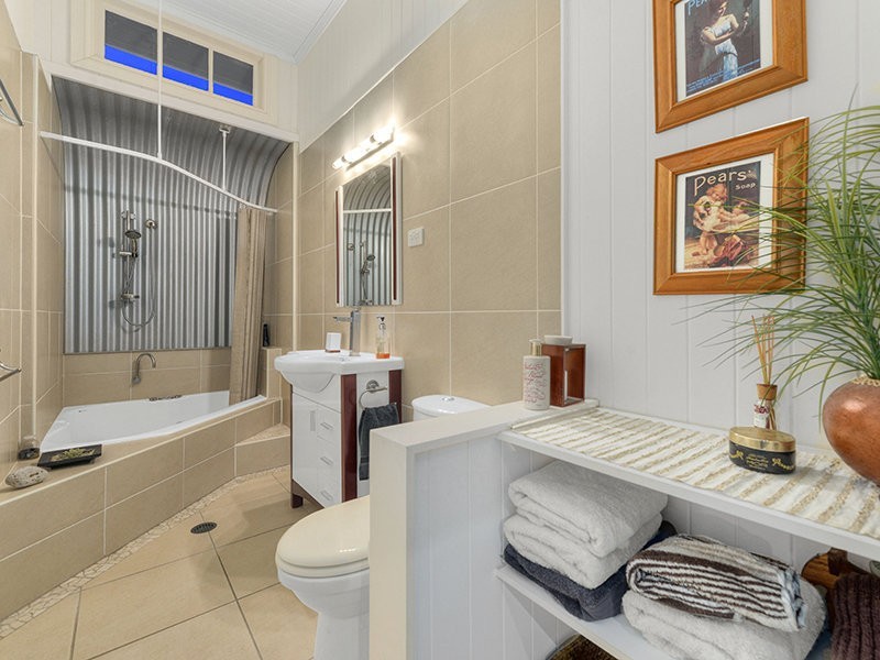 33 Withington Street, East Brisbane QLD 4169