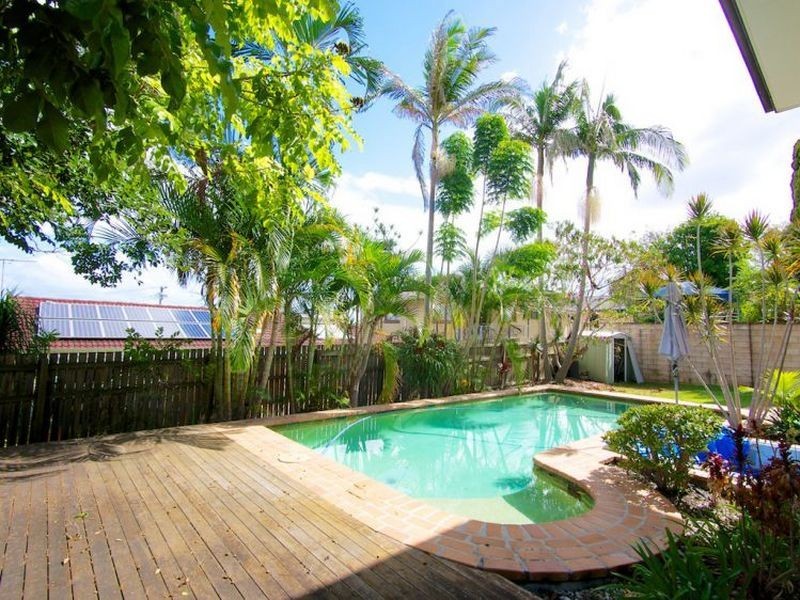 5 Fernshaw St, Macgregor QLD 4109