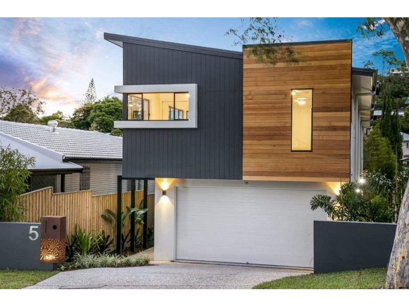 5 Iris Street, Holland Park West QLD 4121