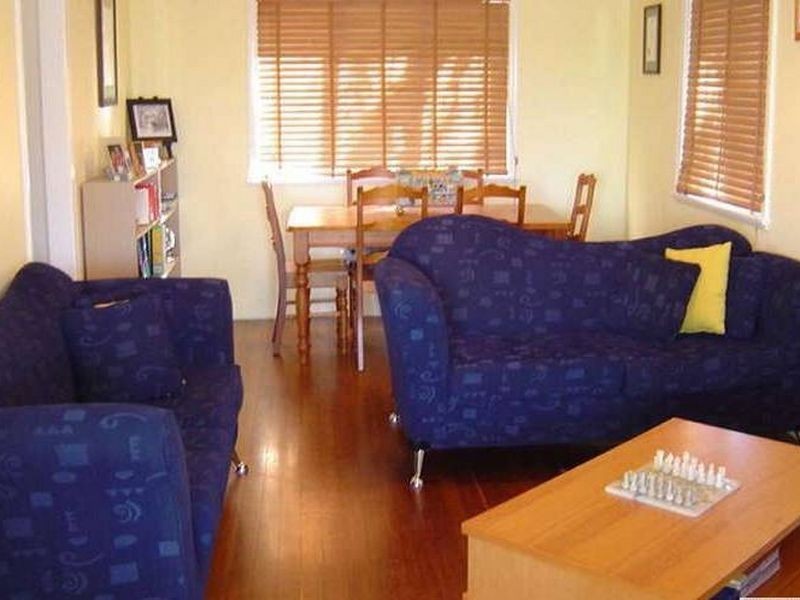 72 Cradock St, Holland Park QLD 4121